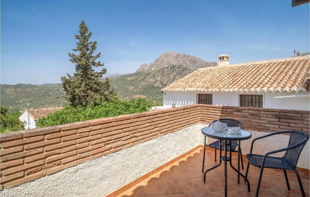 Nice Apartment In Mondron With Kitchen