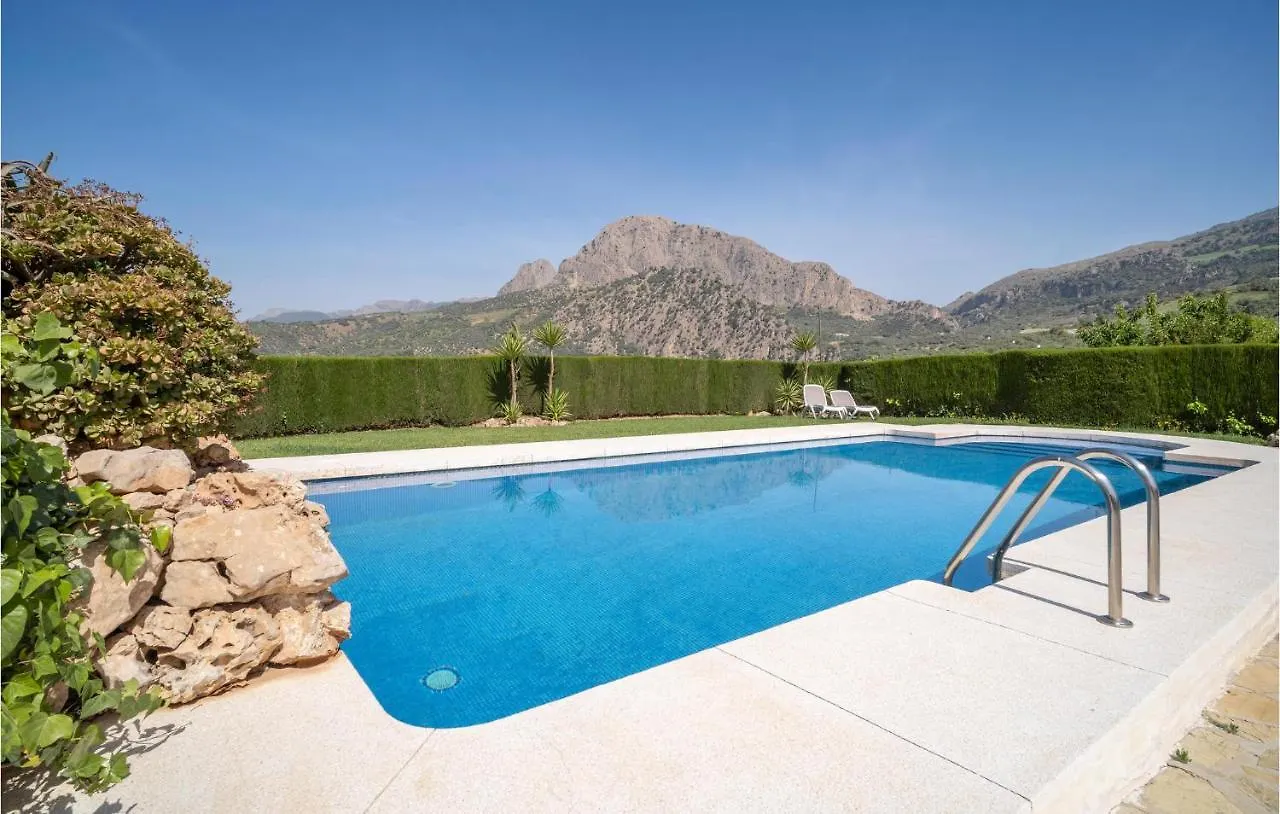 Nice Apartment In Mondron With Kitchen